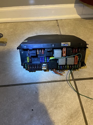 07-14 Mercedes-Benz C250 Front Fuse SAM Relay Box Control Module A 212 900 58 12 - Picture 1 of 8