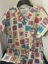 SB Fashion Scrub Women  s 3 Pocket Heart Designs M V Neck Top