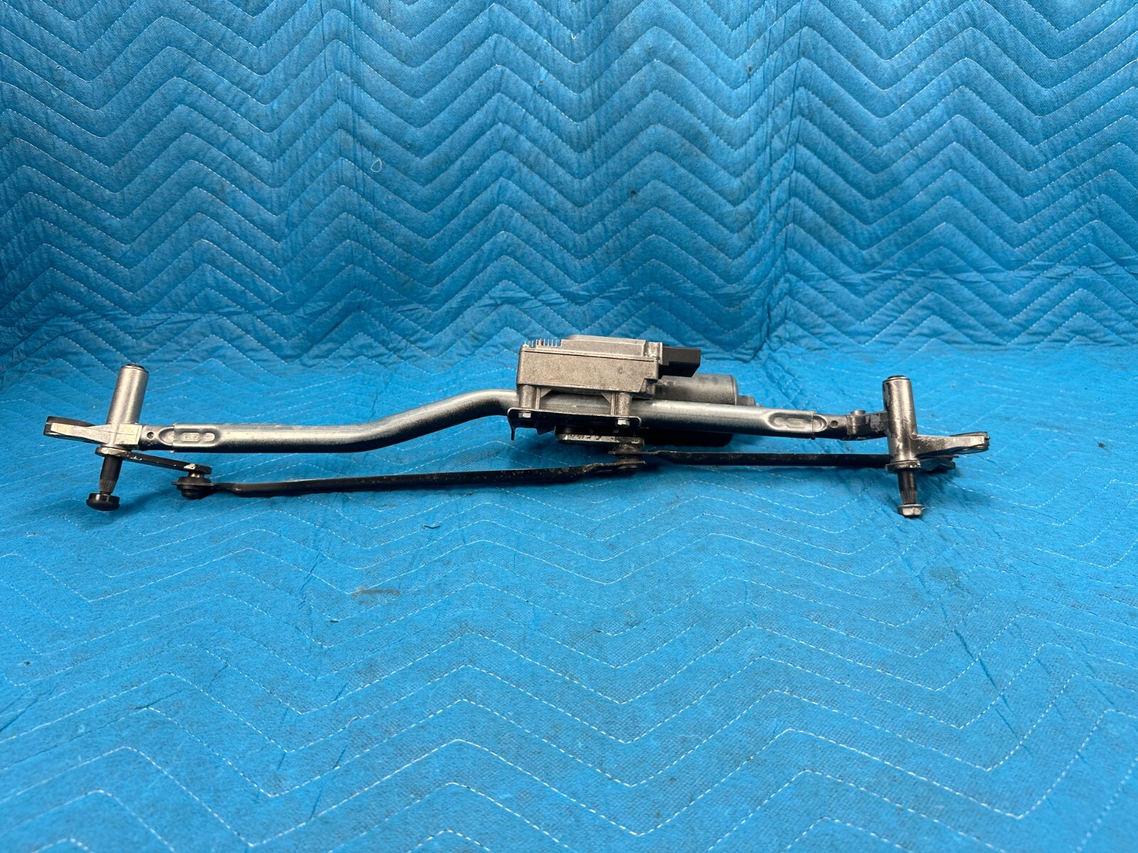 Bentley Cont Flying Spur Windshield Wiper Motor w/ Linkage 29k 2006-2012 OEM