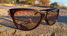Oakley ブラウン キャットアイ サングラス Preços baixos em Oakley Óculos de Sol Feminino Marrom Olho de Gato