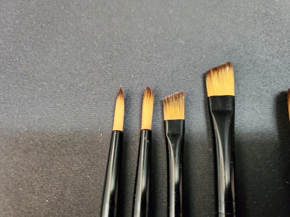 10 Royal & Langnickel Essentials Paint Brushes R43A, R43R, R43T, R43FB - Image 2 of 4