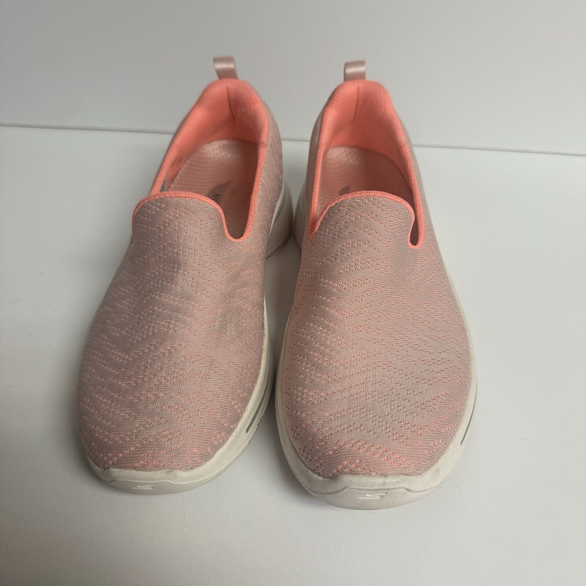 Skechers Womens Go Walk Arch Fit Sneaker Pink Size 6 M View 3