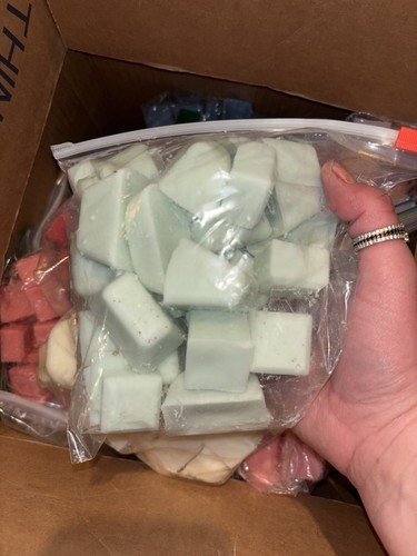 Handmade Wax Melts $6 A Pound- Yankee Candle, Bath & BW, reputably sourced 1 lb - Picture 7 of 8