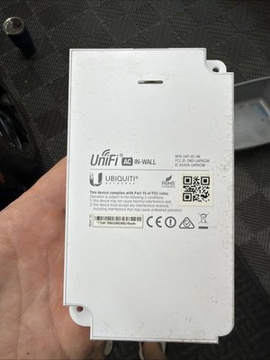 Ubiquiti (UAP-AC-IW) White 2 Port Access Point UniFi Wall Mounted Wi-Fi READ