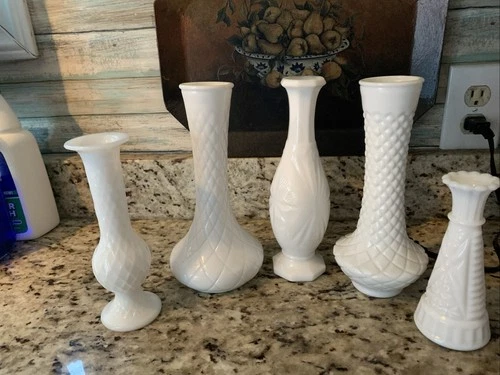 Vintage Milk Glass  Set Of 5 Vases Assorted Brands/sizes. No Chips Or Cracks.