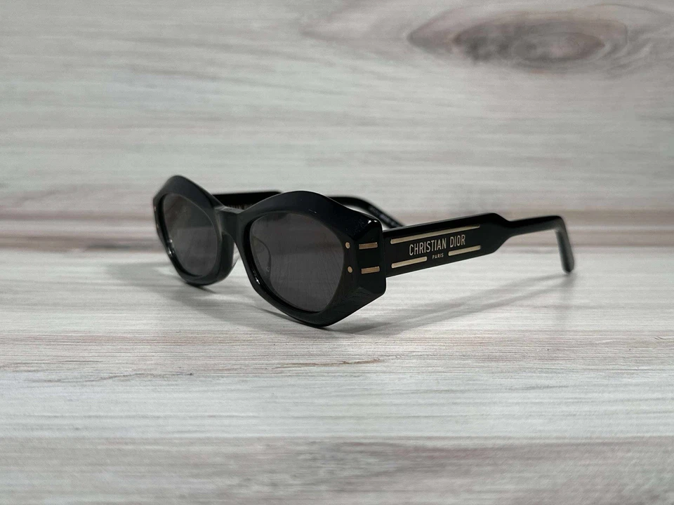 Gafas de sol Christian Dior Diorsignature B1U negras con lentes grises. ¡Se envía ahora! Foto 3 de 4