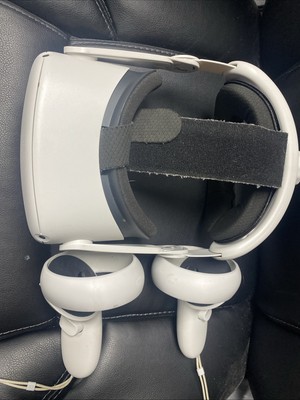 Quest 2  128gb w/ Elite Strap, Case,    No Charger - Used