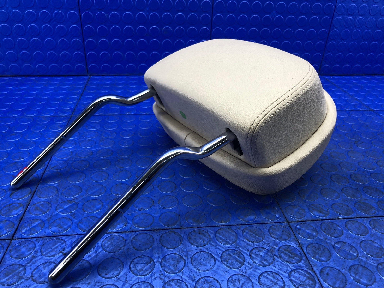 2017-2022 MASERATI LEVANTE OEM FRONT RIGHT LEFT SEAT HEADREST BEIGE LEATHER