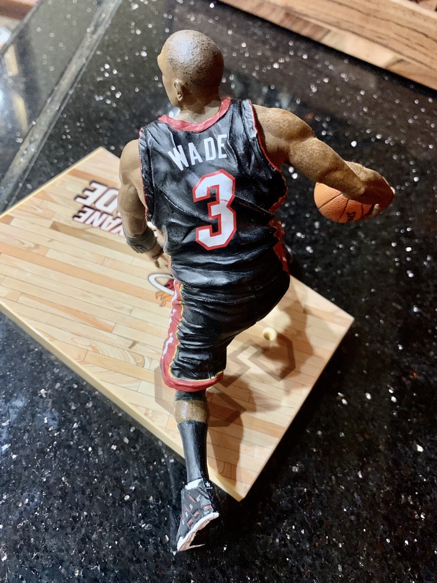 【未開封】ウェイド　Dwyane Wade フィギュア　マクファーレン s-l1200.jpg