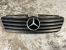 Calandre Mercedes VANEO