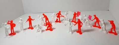 Vintage Processed Plastic PP Race Track Slot Car Crew Figures Tim Mee 