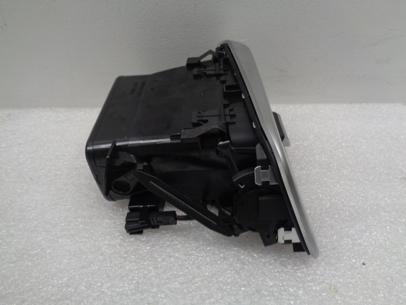 14-17 Maserati Ghibli Front Right Passenger Dashboard AC Air Vent OEM AK2308293