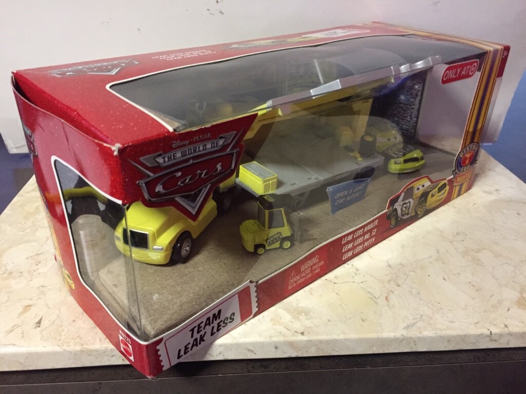 Disney The World of CARS TEAM LEAK LESS Piston Cup Nights RARE
