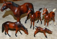 VINTAGE HARTLAND PLASTICS BAY STALLION HORSES and FOALS VARIOUS SIZES