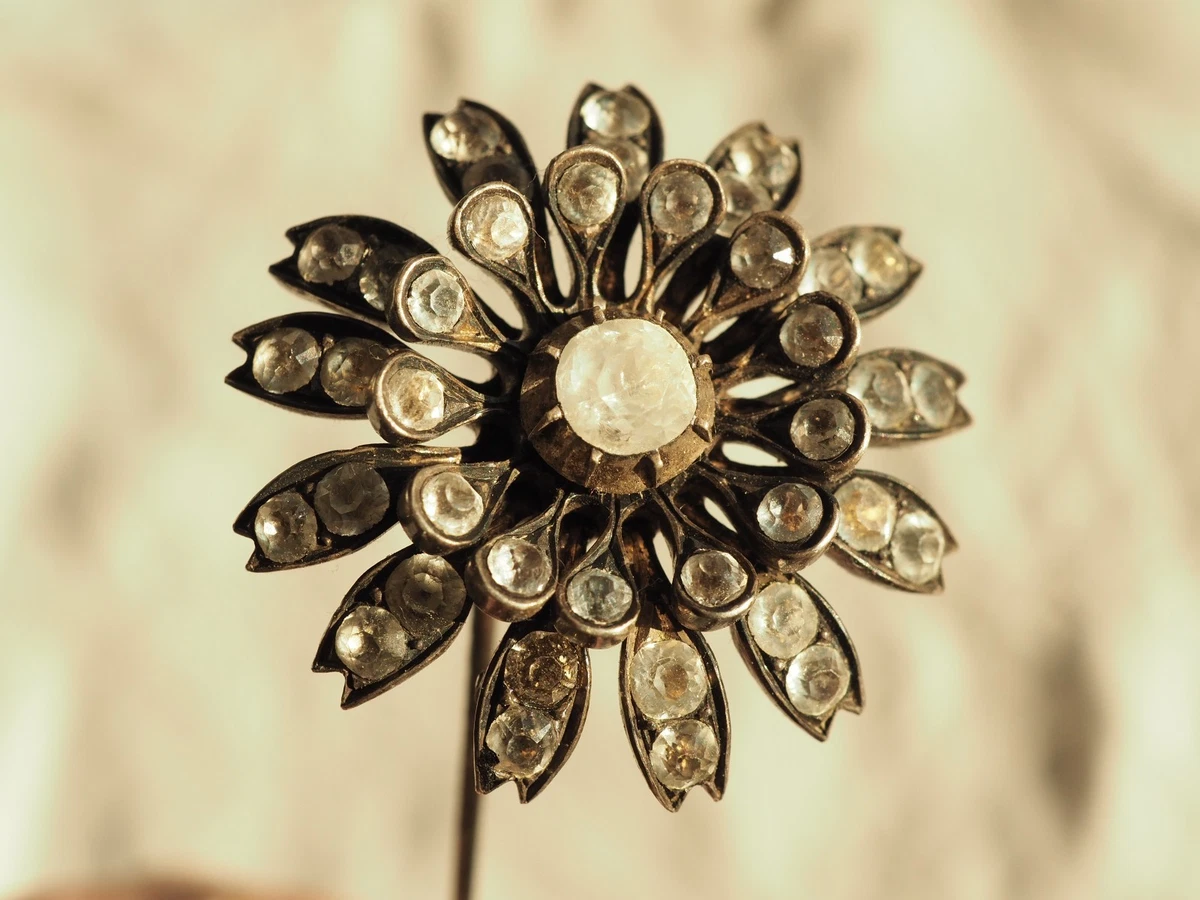 Epingle Ancienne en Deux Tons d'Or et Diamant
