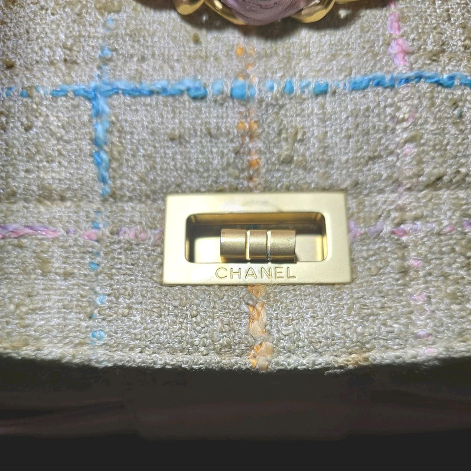 Auth Chanel Tweed Chain Shoulder Cross Body Bag Gold Fittings Leather Strap - Image 2 of 4