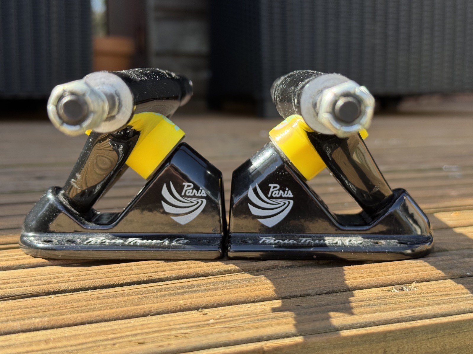 Paris V2 Longboard Trucks 180mm schwarz glänzend - Paar. Orangatang Buchsen