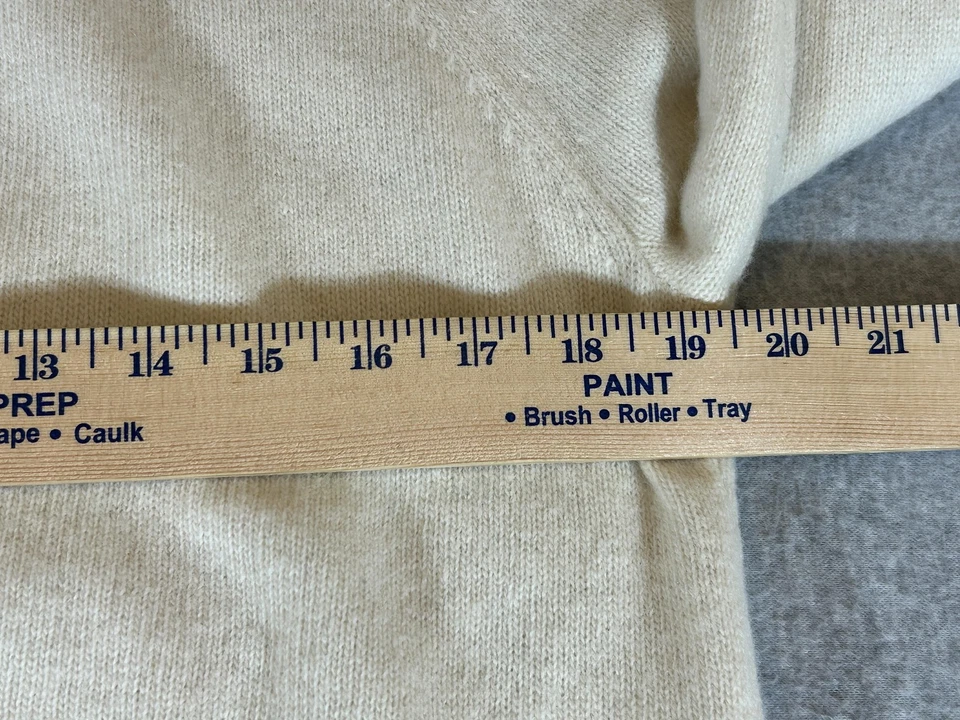 Vineyard Vines 毛衣女式中号奶油公平岛鲸羊羔毛套衫 — 第 3/4 张图片