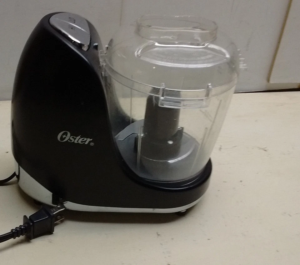 Mini comida Oster Chopper 3 tazas dos velocidades negra Foto 4 de 4