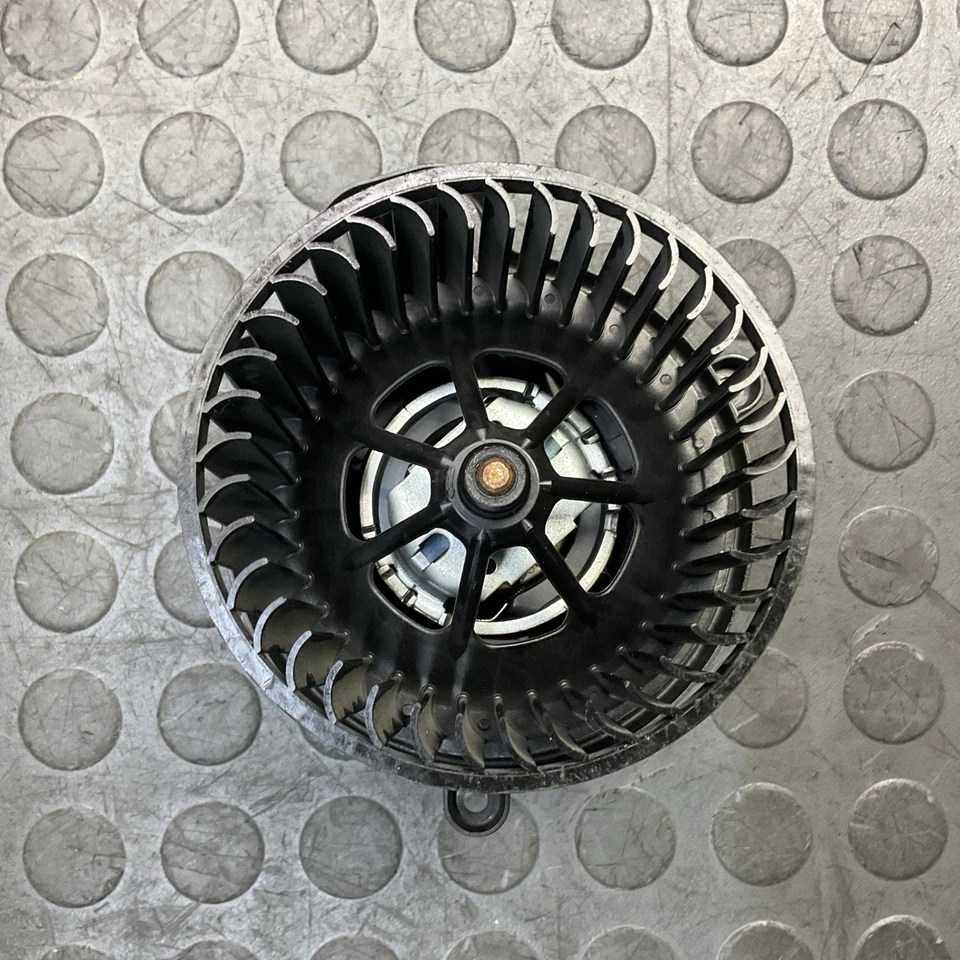 Motor soplador de aire acondicionado trasero Volvo XC90 2004-2014 FABRICANTE DE EQUIPOS ORIGINALES Foto 3 de 4