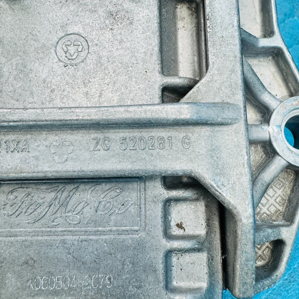 Conjunto de carcasa de columna de dirección Ford Mustang GT 2005-2009 OEM 6R333C529AB Foto 2 de 4