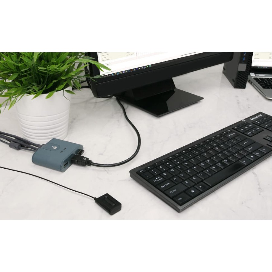IOGEAR 2-Port Full HD KVM Switch with HDMI and USB Connections (gcs32hu)