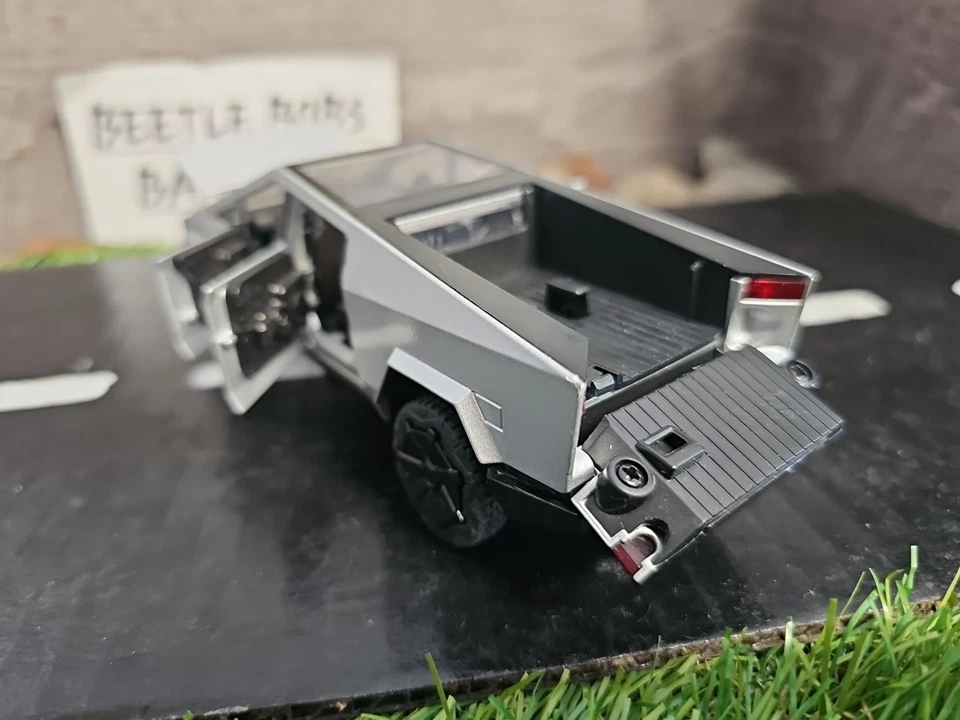 XHO Tesla Cybertruck 1:32 Scale Diecast Pullback Truck NO BOX Needs Batteries  - Image 4 of 4