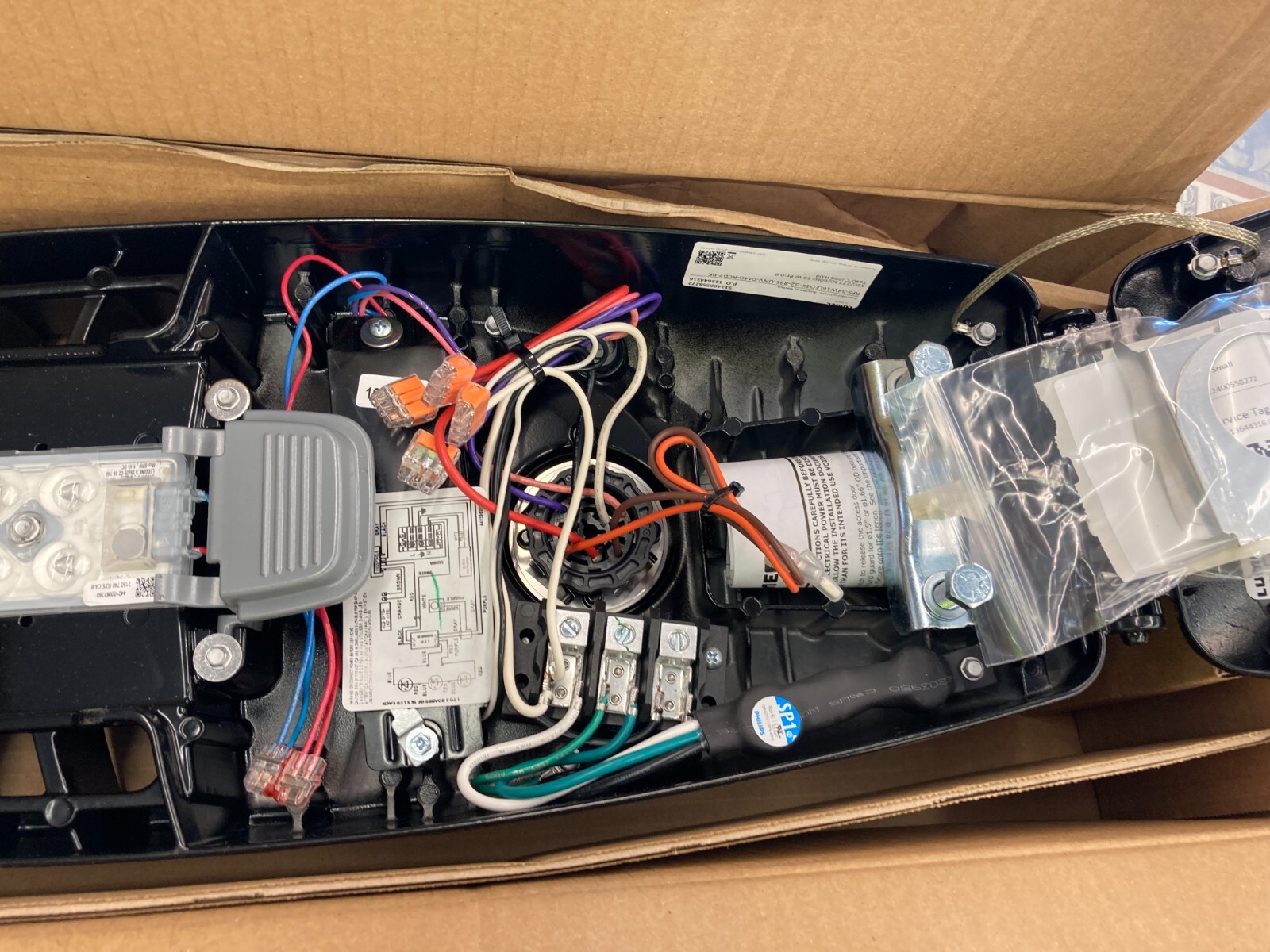 Lumec Roadfocus Cobra Head LED Pole Light 120/277 w/ Photo Control ...