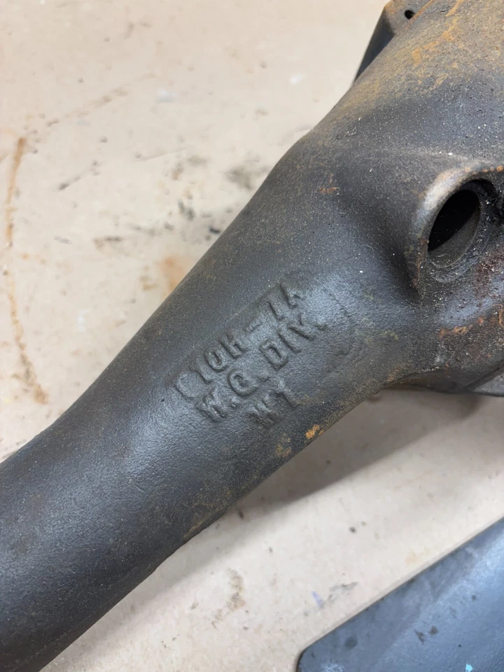 63 64 65 Carcasa de eje trasero manual Ford 4 velocidades T10H-7A Carcasa trasera Borg Warner Foto 3 de 4