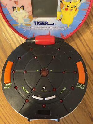 1999 POKEMON Pokeball NINTENDO TIGER Electronics Videogame