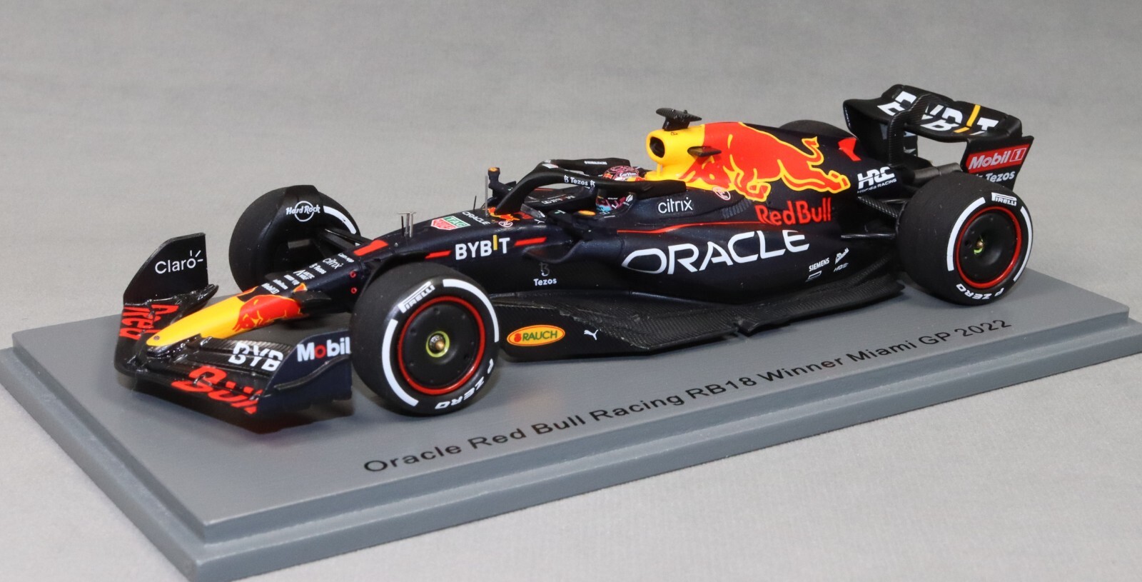 Spark Red Bull Racing RB18 Miami Grand Prix Win 2022 Max Verstappen S8534 1/43