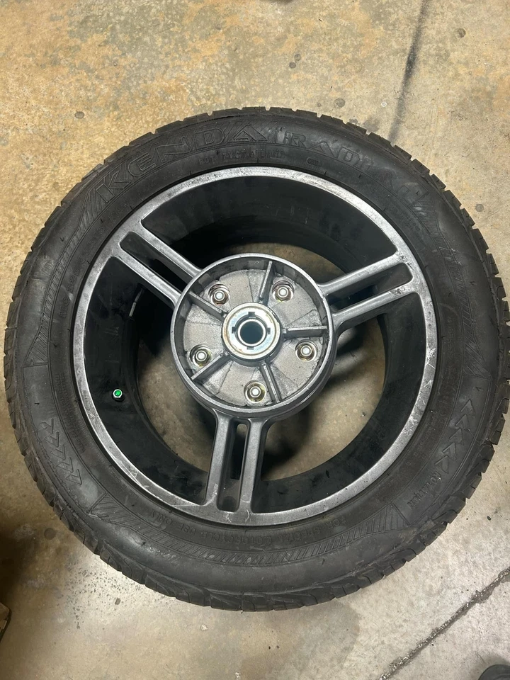 2012-2015 CAN-AM SPYDER RS RT OEM REAR WHEEL & TIRE WITH HUBS - Image 3 of 4