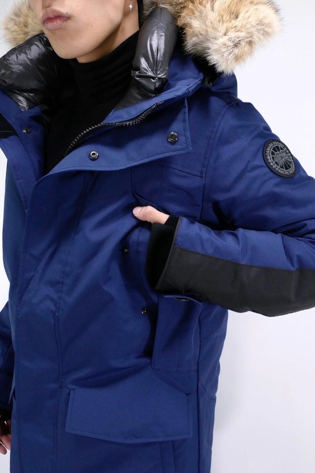 Parka uomo Canada Goose Sherridon etichetta nera con cappuccio pelliccia nuovo con etichetta piumino blu