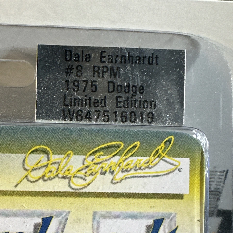 Dodge Edición Limitada 1975 Vintage Action Dale Earnhardt #8 RPM 1/64 Diecast Car Foto 2 de 4