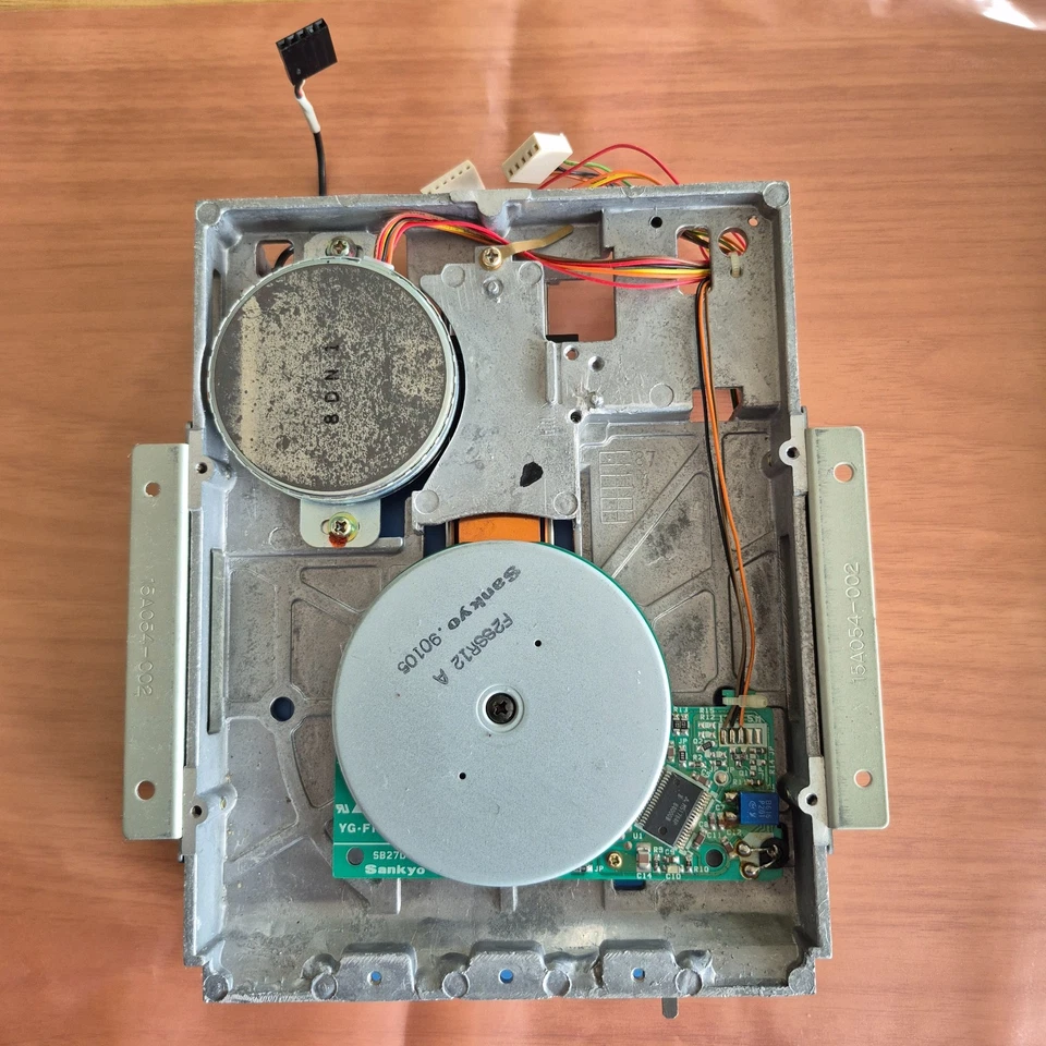 ✅ Sanyo Laufwerk für Commodore 1541-II Diskettenlaufwerk ⭐ C64 C128 ⚡ - Bild 2 von 2