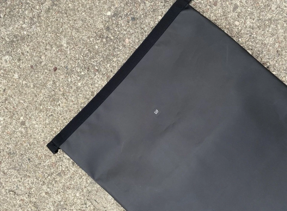 Yeezy x GAP x Balenciaga “Bolsa Seca” Inédita *Precio de venta sugerido por el fabricante $200* Foto 4 de 4