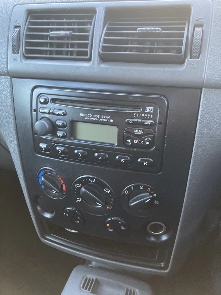 Ford Transit Connect LWB 1.8 Deisel Van - Image 4 of 4