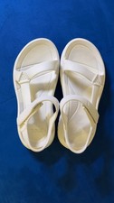White Teva Womens Hurricane Drift sandals siz...