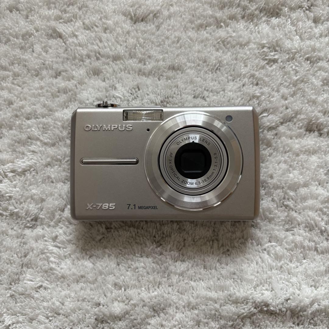 Olympus CAMEDIA X 785 Retro Digital Camera 7MP Silver Tested