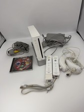 Nintendo Wii - Weiß - 2 Wiimote - 2 Nunchuk - New Super Mario Bros