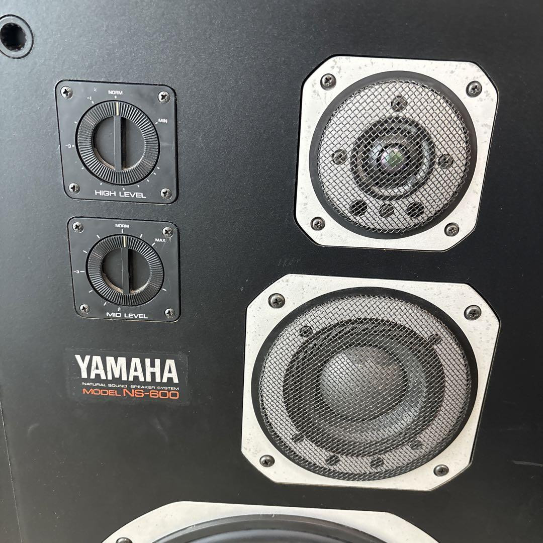 引き取りも可能です YAMAHA NS-600 スピーカー 動作品 シェルフ付き 引き取りも可能です YAMAHA NS-600 スピーカー 動作品 シェルフ