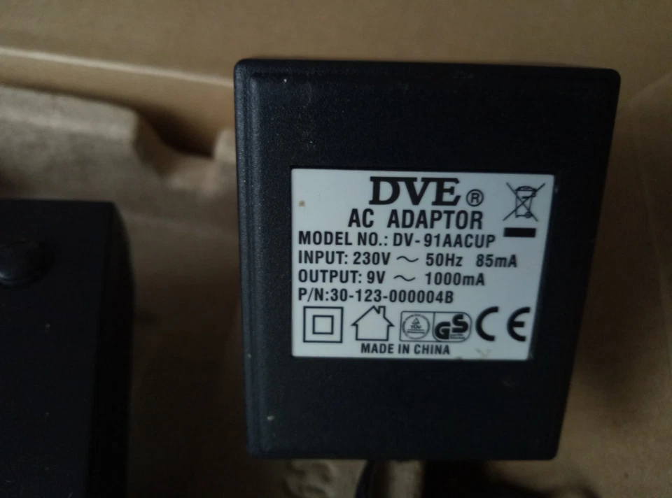 Módem ADSL2+ ZyXEL Foto 3 de 4