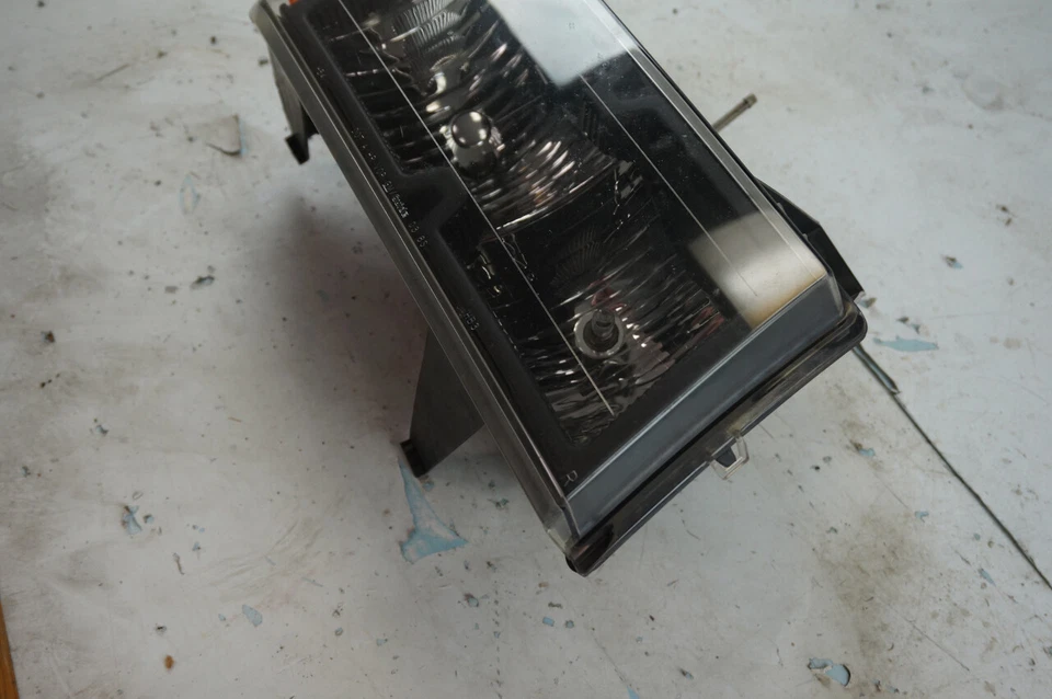 Conjunto de faros para mano derecha Chevrolet Colorado GMC Canyon 2004-2012 usado GM Foto 2 de 4