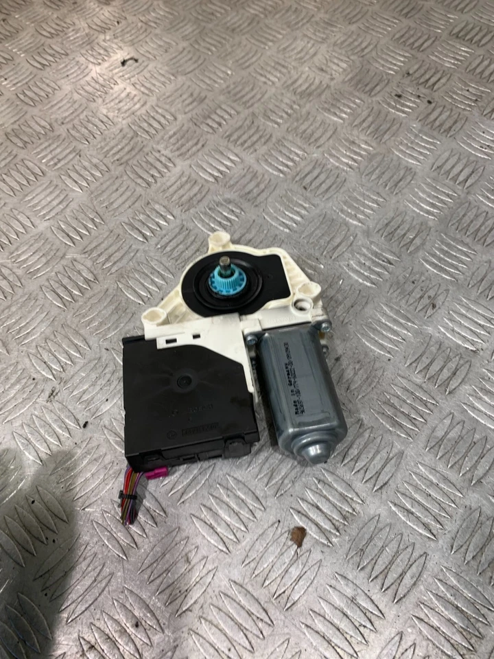 Seat Altea XL 2009 motor de ventana delantera lado del conductor 1K0959793P #2 Foto 3 de 3