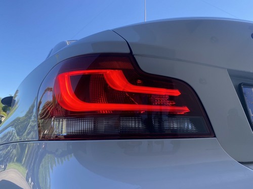 NEW OEM BMW 1 series E82/E88 Led Rear Black Line TailLight Set 63212225282 - Picture 9 of 9