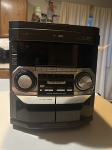 Philips FW-C399 Mini Hi-Fi System 3-CD Changer/Cassette /AUX With Working Remote
