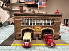Walthers Life-like HO Fire Station 433-1390 A...
