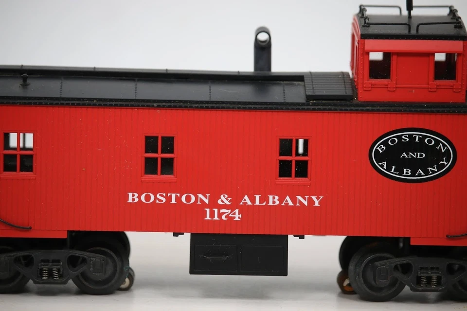 K LINE BOSTON & ALBANY RED OFF-CENTER CUPOLA CABOOSE K616-3181 O SCALE 1:48 - Image 3 of 4