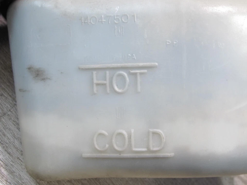 84-96 CHEVROLET CORVETTE C4 ENGINE EXPANSION OVERFLOW RESERVOIR TANK OEM - Image 3 of 4