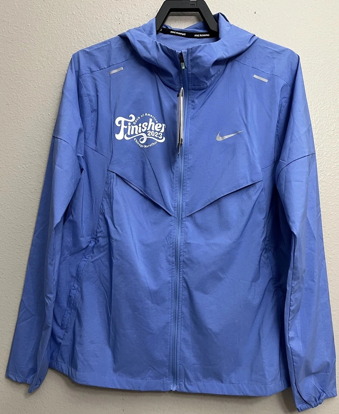 Nike Chicago Marathon Finisher Windrunner Repel Run Hooded Jacket Men's S $125
Opens in a new window